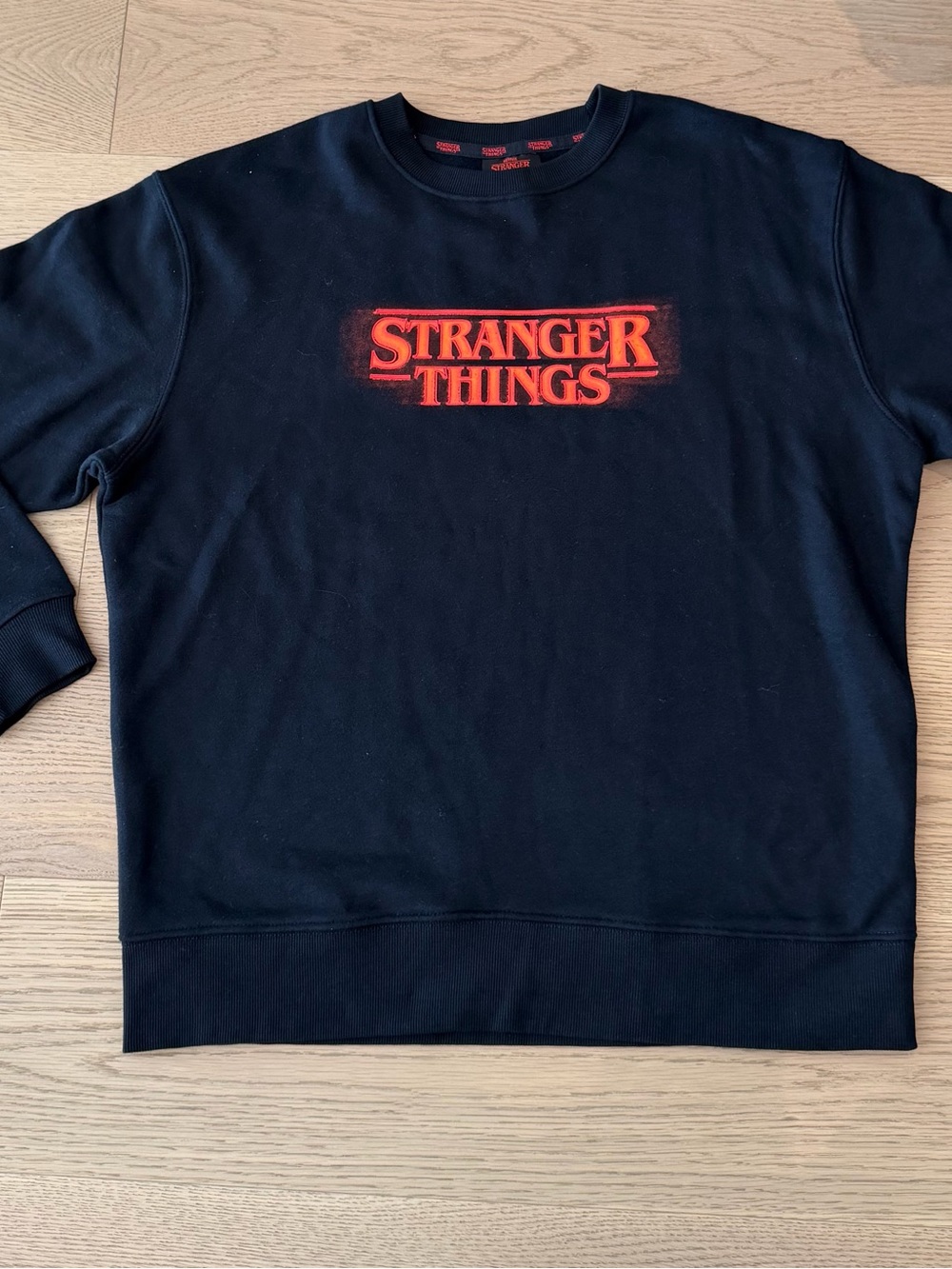 Netflix Stranger Things Black Crewneck Sweatshirt XS Red Logo